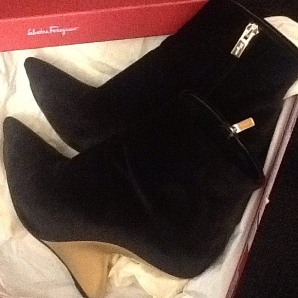 Shoes - Picture 6 of 6